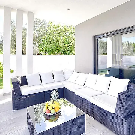 Splendid Holiday Homepula Tatil Evi Pula