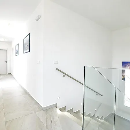 Splendid Holiday Homepula بيت للعطل