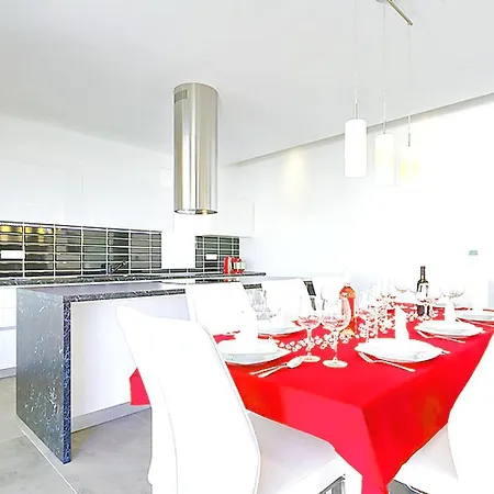Splendid Holiday Homepula بيت للعطل