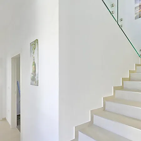 Splendid Holiday Homepula