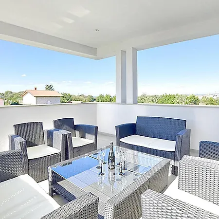 Splendid Holiday Homepula بيت للعطل